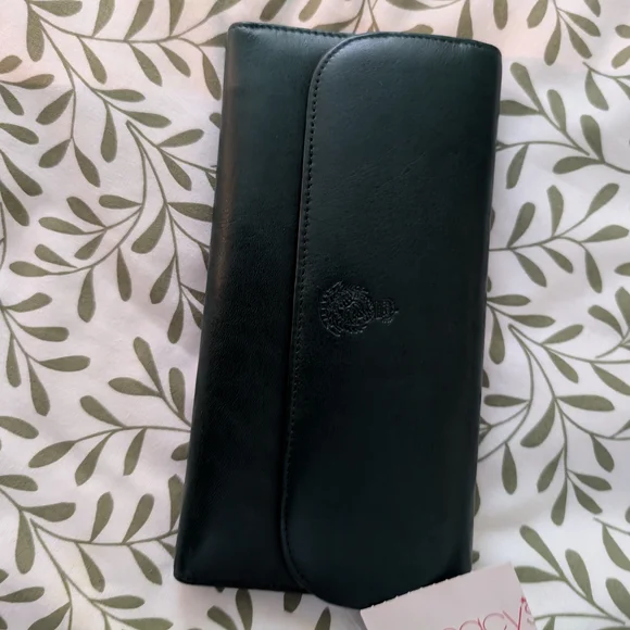Chic Dark Green Leather Clutch - Picture 1 of 6